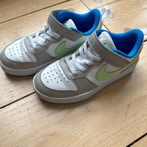 Boys Nike court low top sneakers